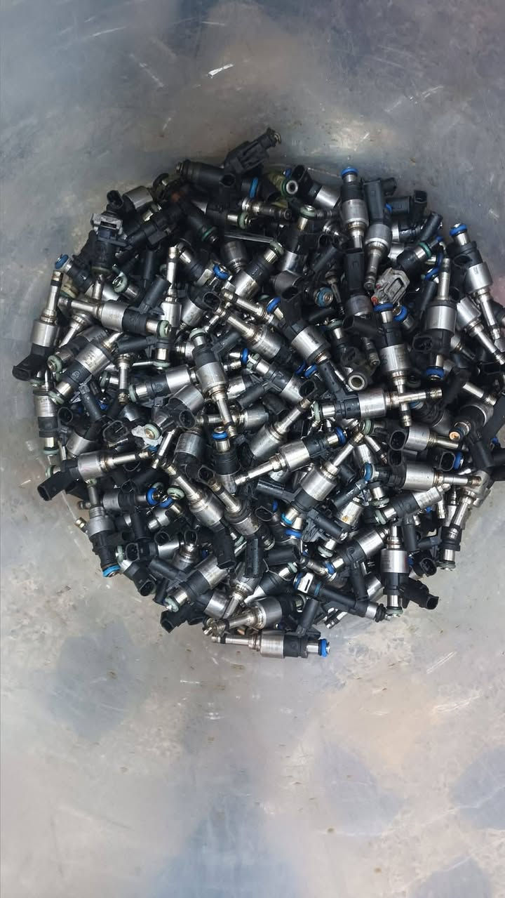 ب25 الف نوزل تفصيخ  للسيارات الكوريه والايرانيه والصينيه العنوان ناصريه والتوصيل موجود لكل المحافظات ***********
النترا سيراتو صول ريو افانتي حجم 1600 
نوزل كوري حديث محرك 1800 _2000
نوزل سنتافيا سورنتو من 2001 وانتهاء ب2012
نوزل بيجو فرنسي فيشه مربعه للسيارات الايرانيه والصينيه والاوبترا  محرك 1600
نوزل طويل فيشة مربعه 1600_1800للسيارات الصينيه جلي شيري BYD 
نوزل بديل الافانتي للدايو وباقي السيارات 1800
نوزل افيو بلاد تفصيخ النوزل الرفيع 1600
نوزل بديل الونجي آل 6سلندر وآل 4سلندر 
بلك تفصيخ قصير 16_16لجميع انواع السيارات 
بلك تفصيخ فحمي 16_16
بلك تفصيخ ليزري حديث 14_16
