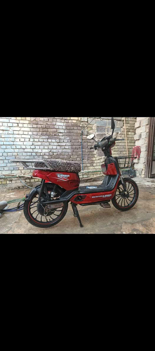 السلام عليكم اني مكلف بل نشر ماطور شحن للبيع بطارياته تخم كامل جديد نضافته مثل مشوفه كدامك كله شغال مابي شي نقص سعره 275 اليريده يجي خاص اويتصل عل رقم مكاني السكنيه هذه رقمي ***********
