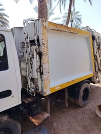 ازوزه البيع او مراوس  اريد اكبر منها  هاذي حجم زغير 5 مكعب سياره جاهزه...