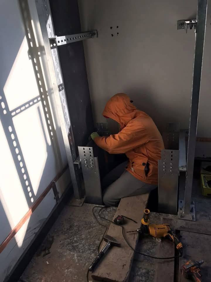 السلام عليكم اخوان اشتغل محطات كهرباء فني العنده او محتاج عامل او فني يراسلني خاص ويدلل مكان بغداد ***********
