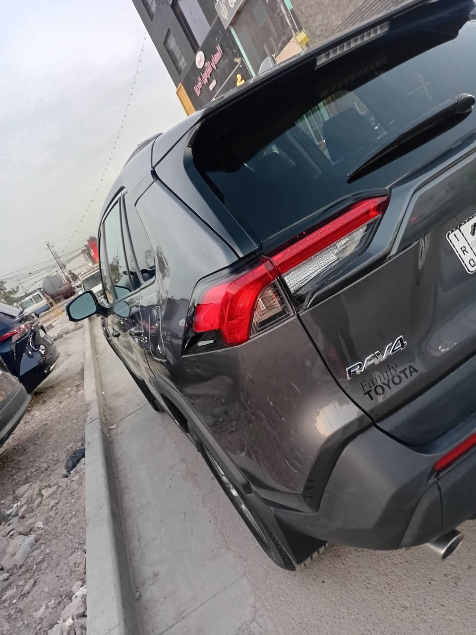 السلام عليكم للبيع فقط تويوتا راف فور هايبرد وارد أمريكي موديل 2025 حادثها موضح السعر 260 ماشيه 3000 للاستفسار ***********
