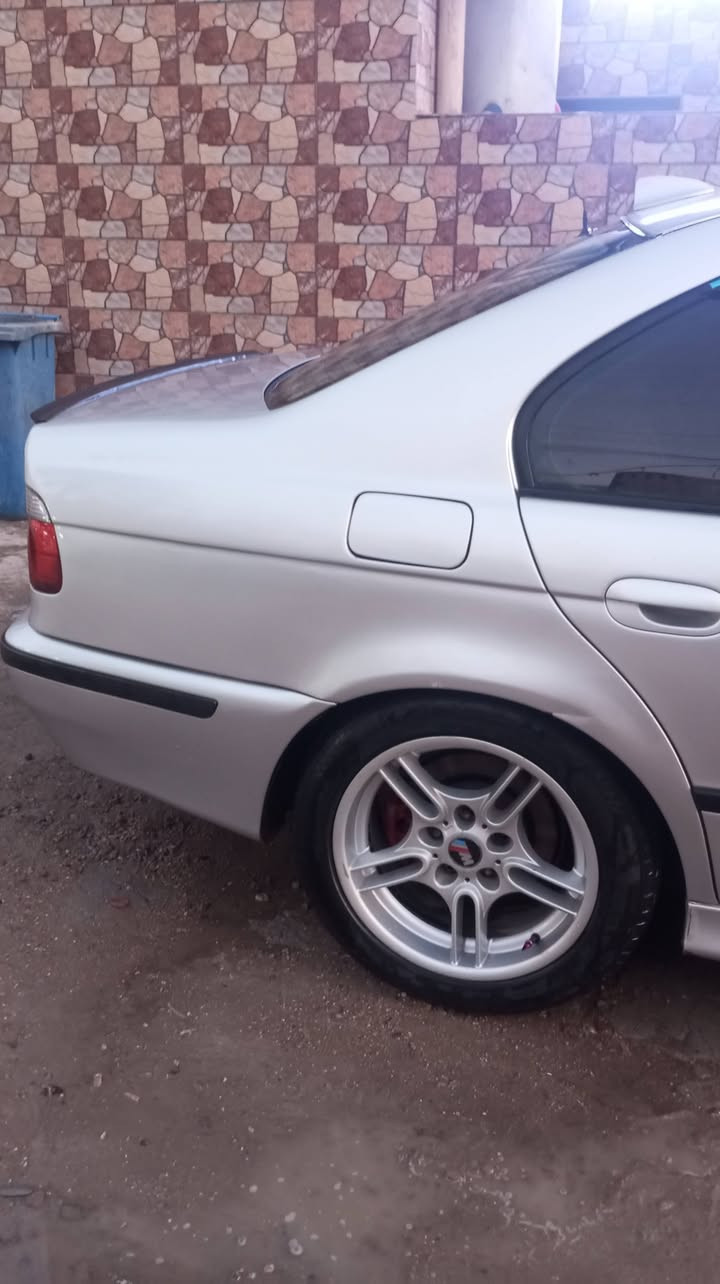 BMW E39 528I موديل 2000 رقم اربيل جديد السيارة بأسمي 
هزة جديدة تحويل او وكالة
مواصفات السيارة فول
محرك 6 سلندر دبل فانوس اقتصادي
كير اوتو وعادي وS و M
كشنات مخمل 
سلايت روف  سقف كهرباء
حساسات امامي وخلفي 
جام اوتو اربع جامات 
جنطة بصمة شفط
تحكم مري جهتين
شاشة اندرويد وكاميرا امامي خلفي 
تخم تاير جديد ويل M
صدر امامي خلفي جديد 
صبغ عام 
تدفئة شغالة 
السيارة كاملة الكمال لله ما عدا التبريد لان تعاجزت اسوي لان شتاء
 السيارة مكانها بغداد 
السعر 95 وبيها مجال قليل 
الشراي يتصل على الرقم ***********
***********
