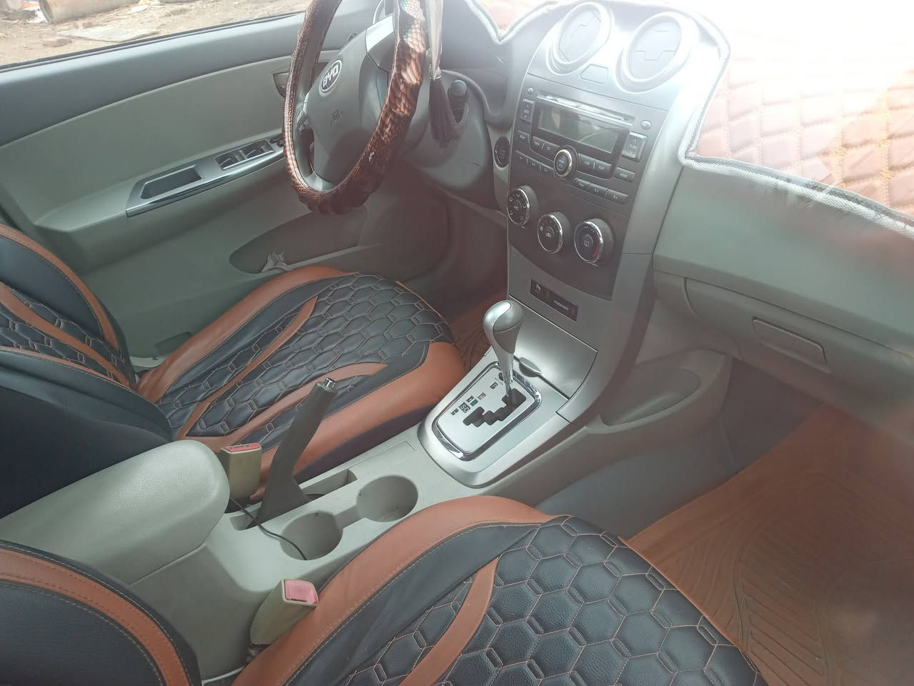 السلام عليكم
سياره بي واي دي للبيع موديل 16 G3  اوتماتيك 
سنويه الحد ال 29 
سياره مكفوله كفاله عامه  سياره كلش حلوه مامتعوبه ماشيه 11 الف 
رقمه ميسان  مداور ثاني يوم  سعر 63 وبيه مجال  مكان السياره ميسان وباقي التفاصيل اتصل ع ***********
