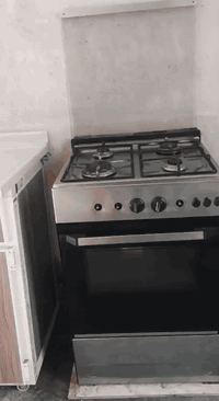 سلام عليكم عندي سنك مرمر ب ١٥٠ وطباخ ٨٥ وبيهن مجال هذه رقمي ***********
