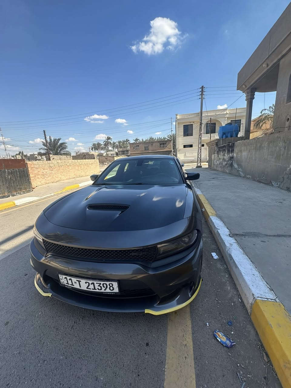 جارجر مديل 2016. Sxt محدث srt
مواصفات فول ما عدا الفتحه

شاشه كبيره
محرك 3600
6 سلندر
بصمة تشغيل
تشغيل عن بعد
بصمة ابواب 
تخم تاير جديد
ويل 20 
السياره جاهزه حداديه محرك كير كفاله

صور الحادث بالمنشور موجود
الضرر جاملغ وبنيد محدث وموجود البنيد مالتها القديم

بدون دواخل ابد لغود وشاصي و محرك كير مكفول
ابيعلك على السونار ايشي يطلع غير هاذا الكلام اني حاضر

السعر 176$ وبيها مجال حك الجيه

الشراي يتصل ويدلل
وهذا رقمي—-     ***********
مكاني.    - ديالى—بعقوبه
