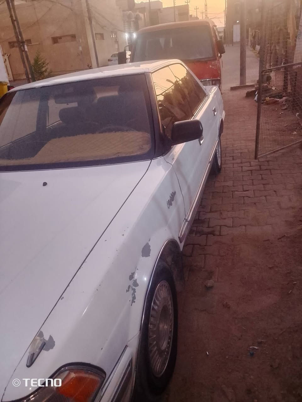• نوع السيارة: هارتوف (Hardtop).
• الموديل: 1989.
• اللون: أبيض ملكي.
• المحرك: ونجي (المرغوب)، كير ومكينة مكفولات وبحالة ممتازة.
• الرقم: نجف دولي، السنوية باسمي (تحويل ثاني يوم مباشر).
• حالة البدي: السيارة مكفولة من "الگصة" والضربة القوية، بيها فقط تلقيطات صبغ بسيطة للجمالية.
• العنوان: النجف الأشرف.
ملاحظة: السيارة "خير من الله" وجاهزة من كلشي، والي يدور نظيف ومحرك قوي لا تفوته.
السعر: 35 ورقة  وبيها مجال بسيط للشراي المعتني.
للاستفسار:
يرجى المراسلة على الخاص أو الاتصال على الرقم:
📞 ***********
