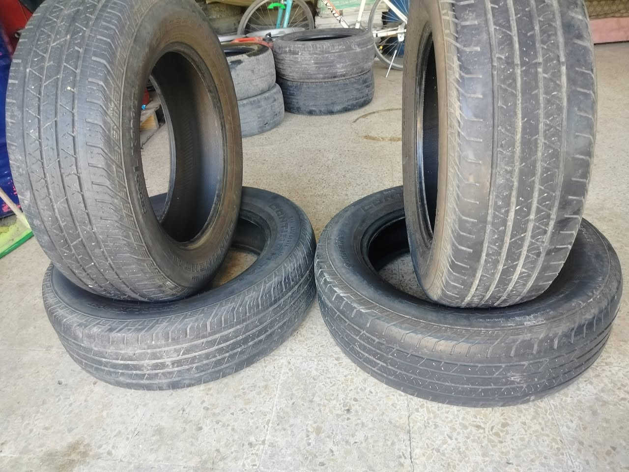 البيع طخم تايره نص عمر الحجم 235/65/18 النضافه كدام العين شرط ولا بنجر بيهم  الطخم  شرط ما بيهم عواج كلو  يرهم على جرج
اوباما كلو يرهم السعر 130 الطخم 
مكاني موصل اصلاح الزراعي رقم الهاتف ***********
ا
