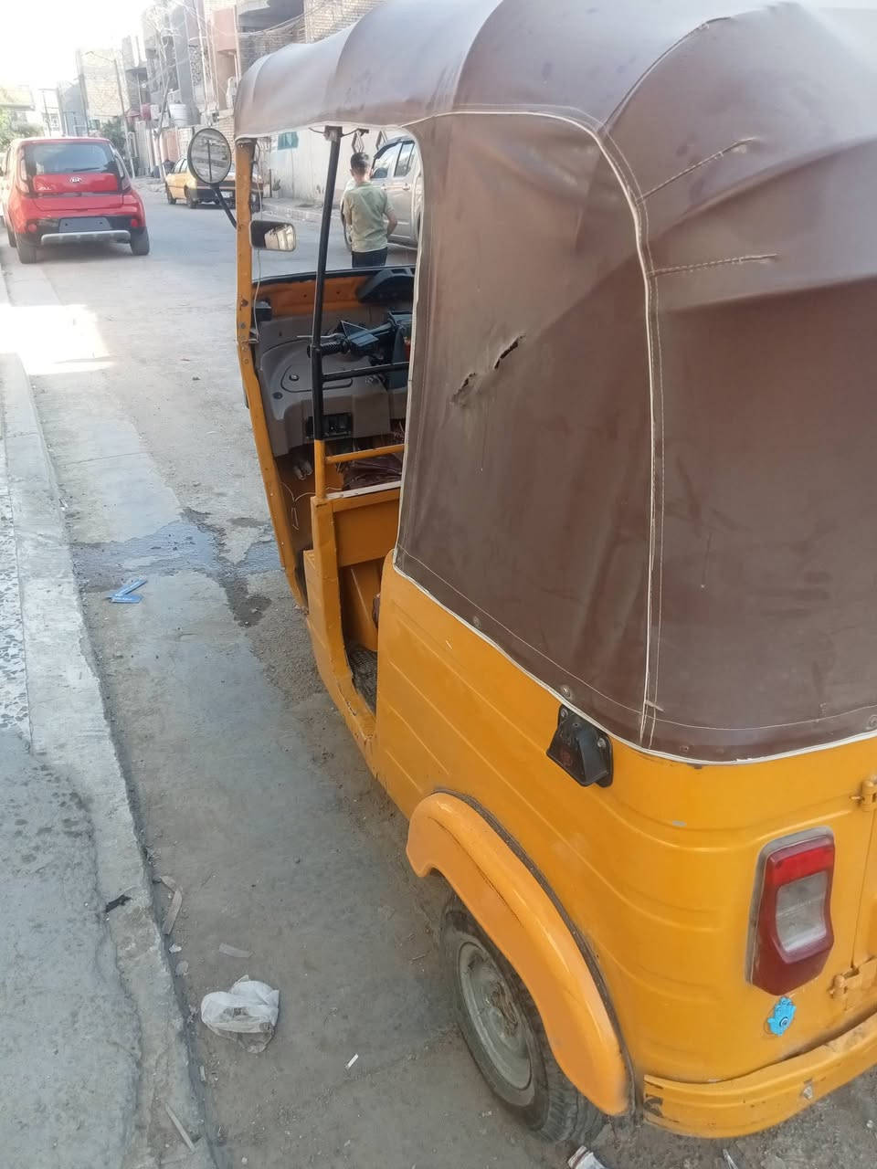 متاح
تكتك موديل 18 حلوه و نضيفه مابيه صبغ بس لغد معمر و مصبوغ جديده ماذب عليه ولا فلس كبل الشارع مكينه حلوه لا تنقيص ولا تفخير و باسمي رقم و سنويه تحويل ثاني يوم السعر 5600 و بيه مجال حك الجيه 
مكان حي البتول قرب فلكت حي النصر 
الاستفسار ***********
