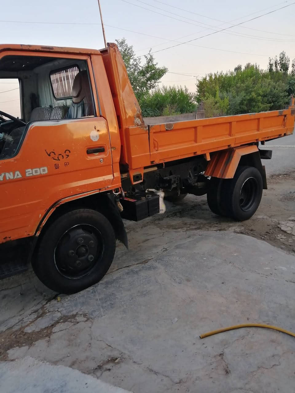 السلام عليكم تيوته داينه للبيع موديل ١٩٩٤ رقم بغداد انكليزي بسمي السعر ٨٠ وبيه مجال بصيط ***********
