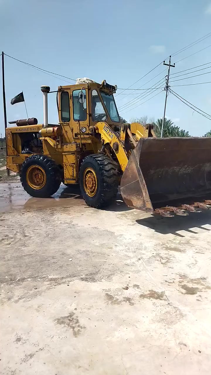 السلام عليكم شفل للبيع 70B رقم بغداد بسمي تحويل مباشر موديل 83 بريك اربع وياله تبريد ثلج مكاني واسط ***********
