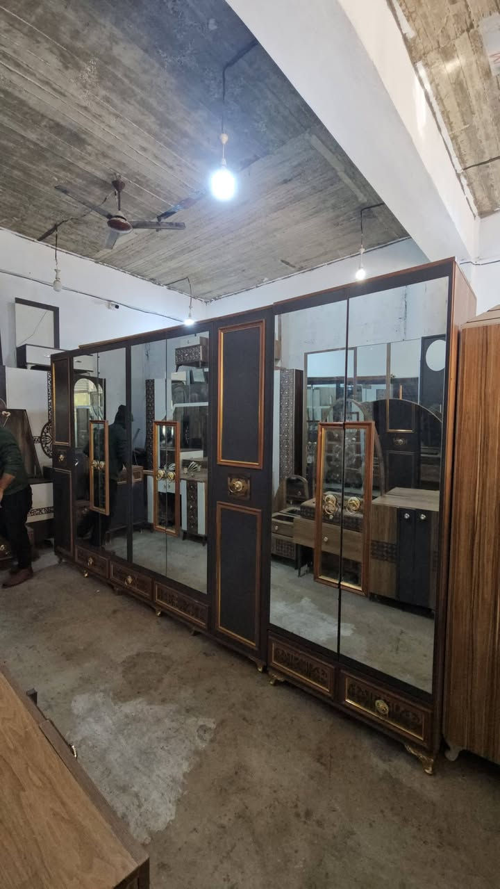 غرفه نوم تسع قطع ابو البيبان سعره مليون ويا شد وين نقل؟》***********》***********》
