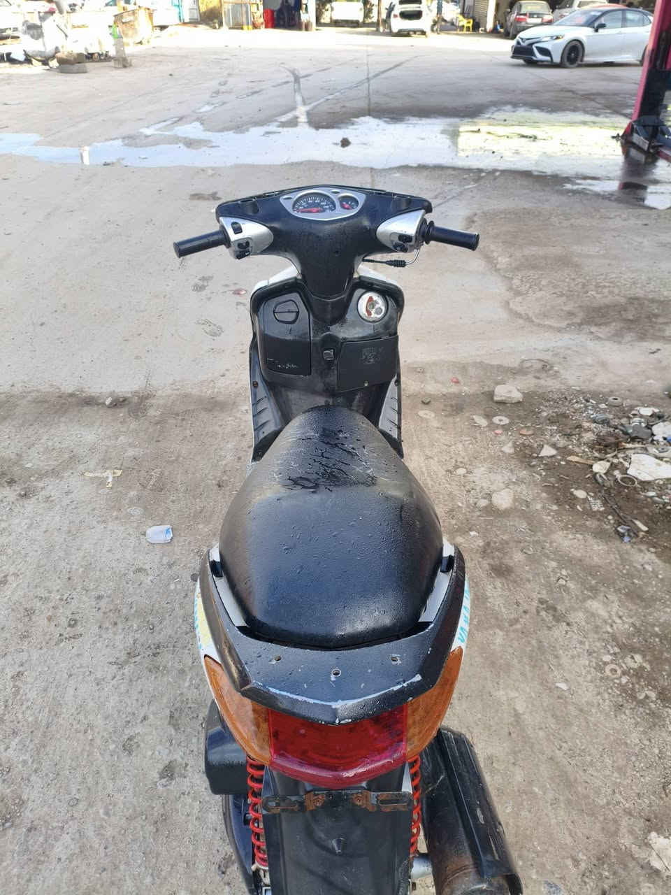 سلام عليكم سكنس نثيه للبيع ادراجه كلهه شغاله مابيهه اي نقص عده كفراتهه شويه تعبانه ولان بلاديات ما بدلتهن الباقي كله شغال سعر 375 وبيهه مجال مكاني ديالى كاطون ***********
