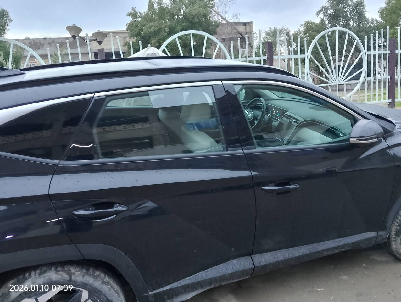 السلام عليكم للبيع توكسان وارد امريكي هايبرد محرك تيربو 1600 اربع وضعيات قيادة فووول  فتحه بصمه كشنات جلد تدفئة تبريد كير لمس اوودكمه حساسات كامرات 360درجه كامرات بالمري لون اسود داخل جلد اوف وايت مكانها الرصافه الامين الثانية للاستفسار *********** السعر 210$
