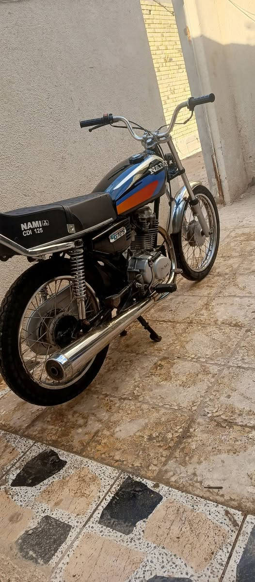 سلام عليكم دراجه لبيع نامه 21 ادوات دراجه نضيفه متعوب عليها كهربائيات شغاله سعر 450 وبيها مجال بني منصور ***********
