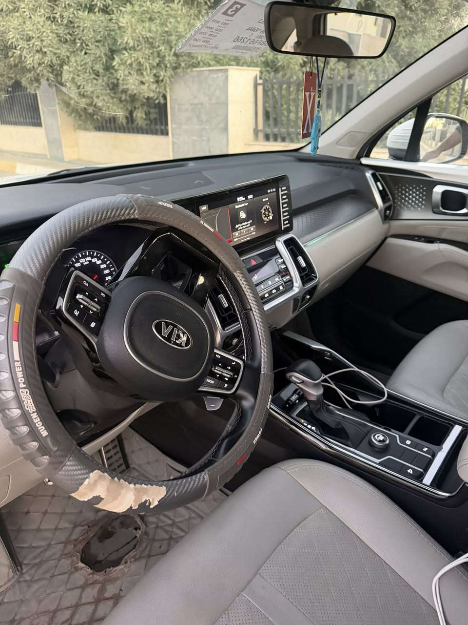 السلام عليكم
سورنتو موديل 2021

مكفوله كفاله عامه 

بيهة اصبعين بارد فقط 

ماشيه 67

السعر 255

مكان السياره ديالى بعقوبه 

***********
