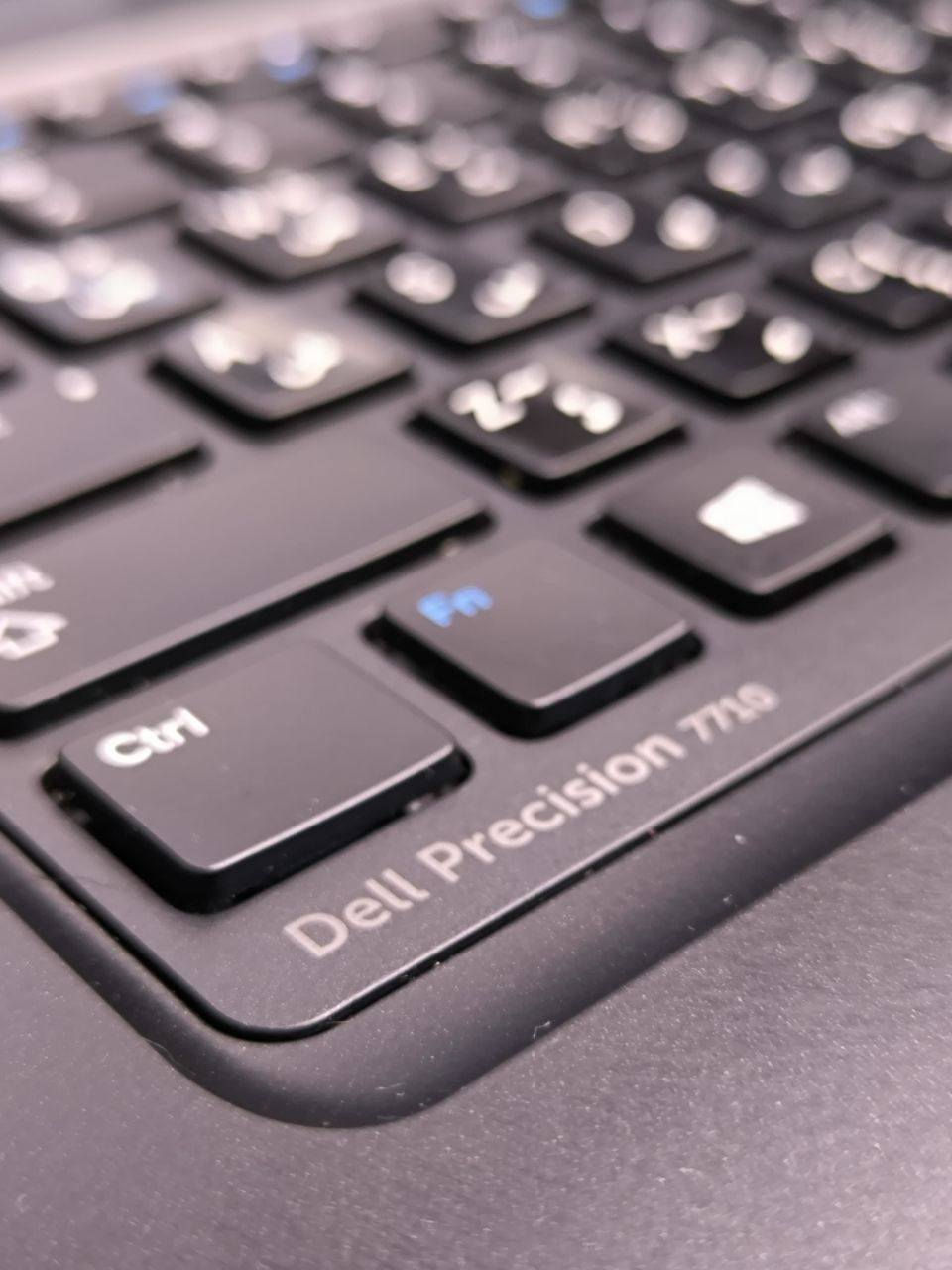 كرت خارجي 4 كيكا وشاشة 17.3 بXXX 🔥
لابتوب يجمع بين القوة والاناقه والسعر التنافسي ✨💫
DELL Precision 7710

المعالج : core i7 الجيل السادس فئة HQ - قوة وأداء ممتاز ومستقر 💪🏻 

كرت الشاشة: 4 كيكا انتل

كرت الشاشه الخارجي : 2 كيكا -انفيديا  -اداء رسوميات خرافية 🌈

الرام: 8 كيكا DDR4 - سلاسة عالية 🏎

الهارد: 256 كيكا SSD قابل للتطوير 🗄

الشاشة:حجم كبير 17.3 انش دقة خرافية FHD 🖥

الجهاز قابل للتطوير (رام-هارد) ⚙
كيبورد ستيكر عربي انكليزي ✍
بطارية ممتازة 🔋
 اللابتوب يحتوي على كافة التطبيقات الأساسية ✨
تطبيقات الأوفيس مفعله ✨

مع هدايا
ماوس وماوس باد لسهولة الاستخدام 🖱️ 
جنطة لسهولة التنقل 💼
شاحن اصلي 🔌

الضمانات: 
ضمان فحص كامل قبل الاستلام والدفع 💳

ضمان اسبوع كامل 💯
.......................
اللابتوب ممتاز جدا للموظفين والطلاب ومثالي للتصاميم والبرمجة باستخدام برنامج اوتو كاد وثري دي ماكس وغيرها وممتاز لمشاهدة الأفلام واليوتيوب بجودة عالية وسلاسة فوق الخيال وممتاز لعدد كبير من الألعاب مثل PUBG و Minecraft بسبب مواصفاته القوية 💪
.......................
يتوفر توصيل لجميع المحافظات 🚗

السعر 359 الف دينار  عراقي !🆕!
شامل التوصيل لجميع المحافظات 🚗

للاستفسار: ***********
تليكرام: @Abod1iq
