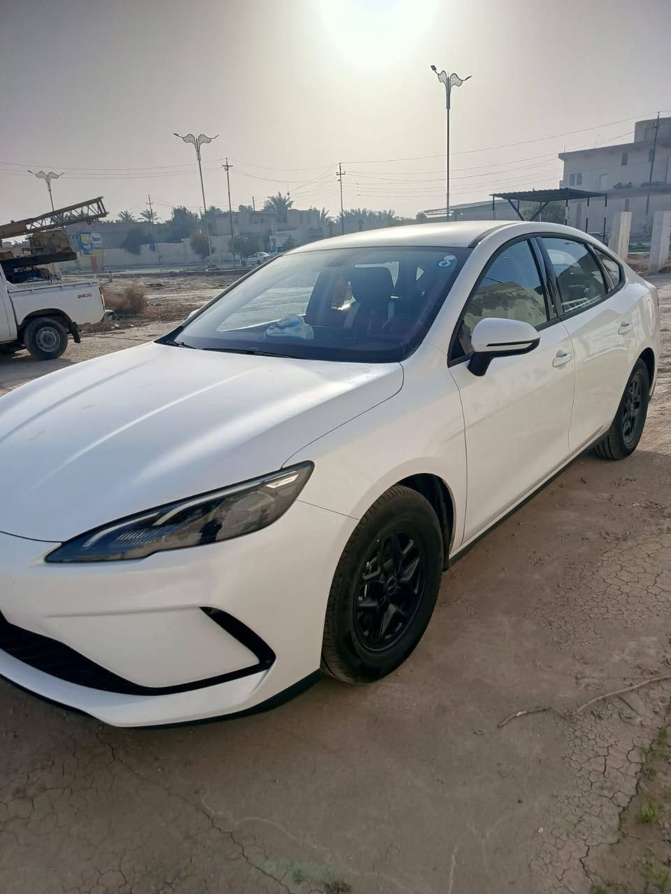 للبيع بعدهي زيرو سياره متصرف عليها دينار سياره مجلده وكامله سعر ١٩٥٠٠ ***********او ***********
