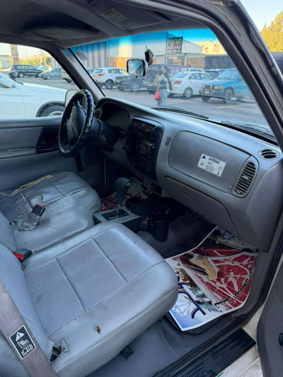 سلام عليكم للبيع فورد رانجر موديل ٢٠٠٠ 
تبريد كشنات جلد تخم تاير حداديه جديده كلشي بيها شغال ومابيها اي نقص 
كير ومحرك ملكه رقم صلاح الدين بسمي شرط التحويل 
مكانها بغداد حي الجهاد 
***********
