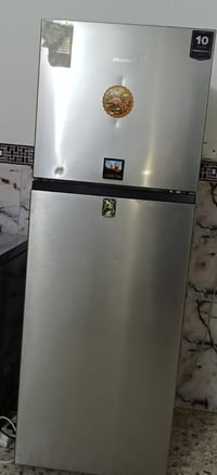 ثلاجه للبيع سعرهة175 واتساب 07763949825