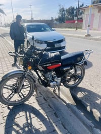 موطور للبيع موديل2021 السعر 300وبيه مجال  الرقم07808149110