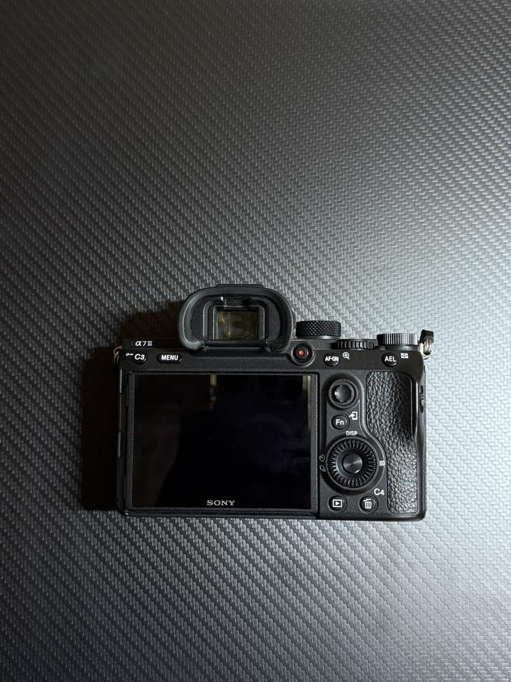 سلام عليكم كامره سوني a7iii للبيع للستفسار اكثر على الرقم ***********
