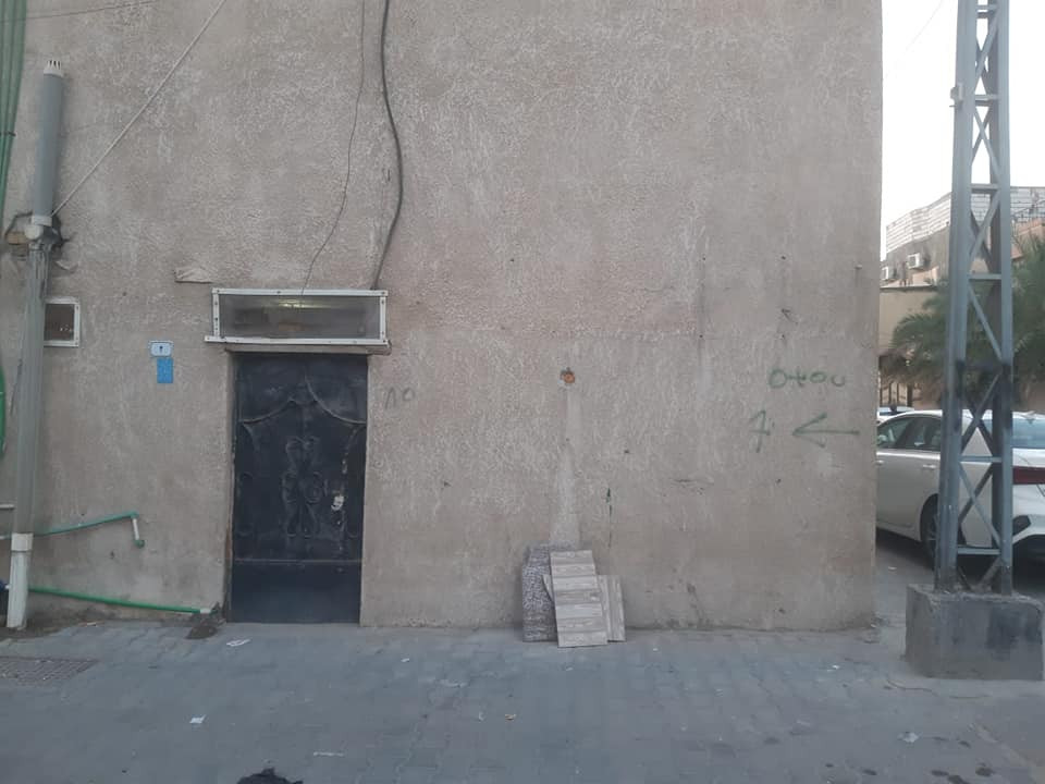 سلام عليكم بيت اللايجار بل الاصمعي متكون من غرفتين وصاله ارضي البيت علئ شارع سعر اللايجار 450 بي مجال
***********
