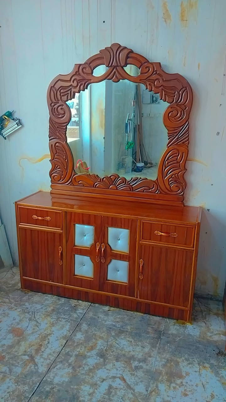 السلام عليكم غرفت اخشاب  مستعملة نضيفة  للبيع المكان شهربان قرب جسر عوني
السعر خاص
 
***********واتساب
