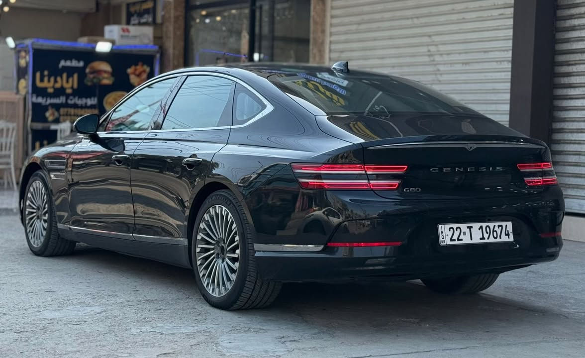 جنيس كهرباء بكامل G80 موديل 2023 ماشية 5000 فقط بيه جاملغ امامي صبغ ونص بباب سايق بدون ايرباك بدون بجم سعرها 
25,500$ قفل 
***********
