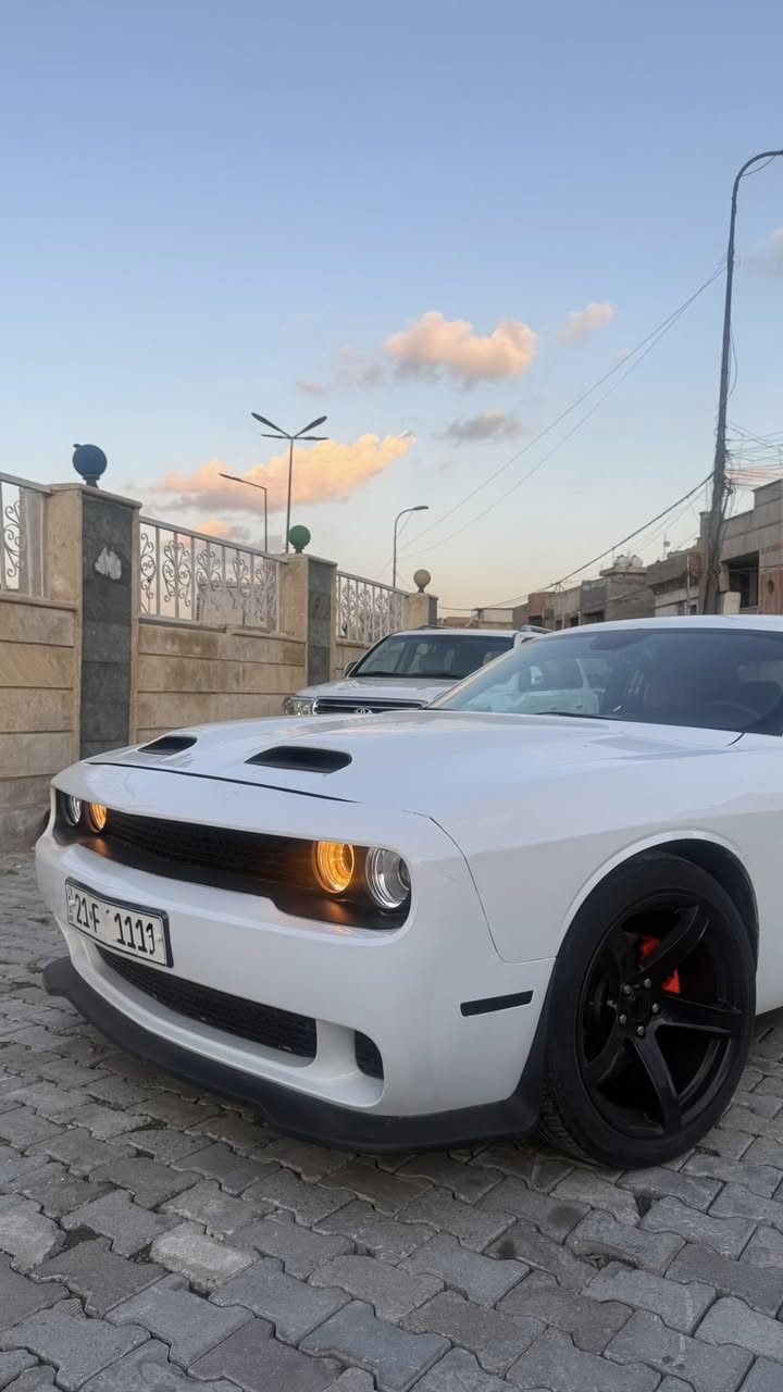 سلام عليكم دوج جالنجر 6 سلندر للبيع موديل 2016 رقم شمالي
حادثه جاملغ خلفي بجم كبس بدون شاصي 
بيه قطع صبغ ابيع احزام
رقم الجديد 
مواصفات
محدثه سياره srt 
زنون عالي ناصي 
ويل نجمه مصبوغ ٧ الوان متغير 
كشنات جلد احمر 
قبق دركه جلد 
شاشه جبيره 
تخم تاير 
لحايه + سكوبات + تكساس لد ابيض 
سياره جاهزه 
مكاني بغداد 
السعر 130 وبيه مجال 
الرقم 
***********
