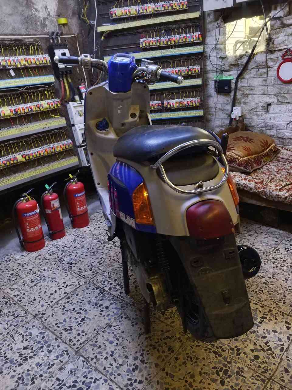 سلام عليكم 
دراجة بوليس البيع دراجه كامله و حلوه نضيفه
عوزه بس قبق هندر بس 
سعر 550وبيه مجال 
عنواني بغداد المشتل 
رقم ***********
