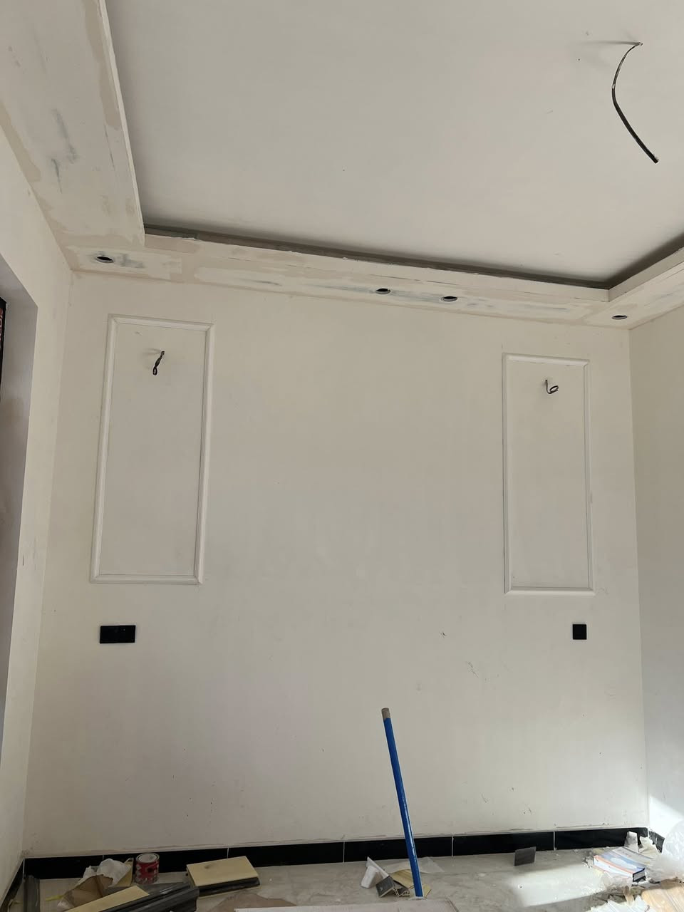 بيت للبيع 50متر طابقين 2 غرف نوم مع بيتونه كبيره تصلح غرفه ثالثه.  حمامات2. بناء درجه اول ايام وتستلمه مفتاح جاهز شغل درجه اولى البوعيثه مجمع السلطان فرع 11.  السعر 85 مليون 
***********
