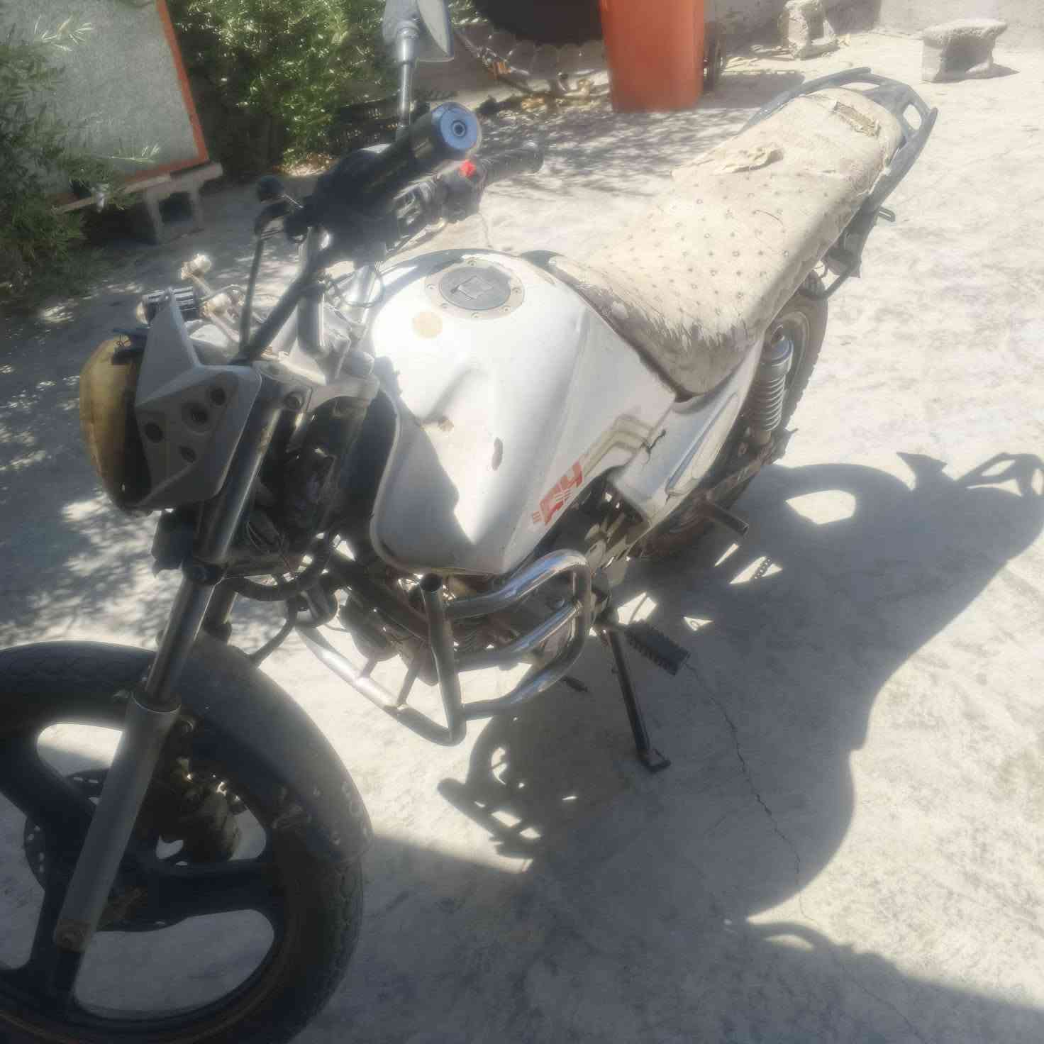 السلام عليكم ماطور mz للبيع محرك 200 السعر 350وبي مجال ***********
