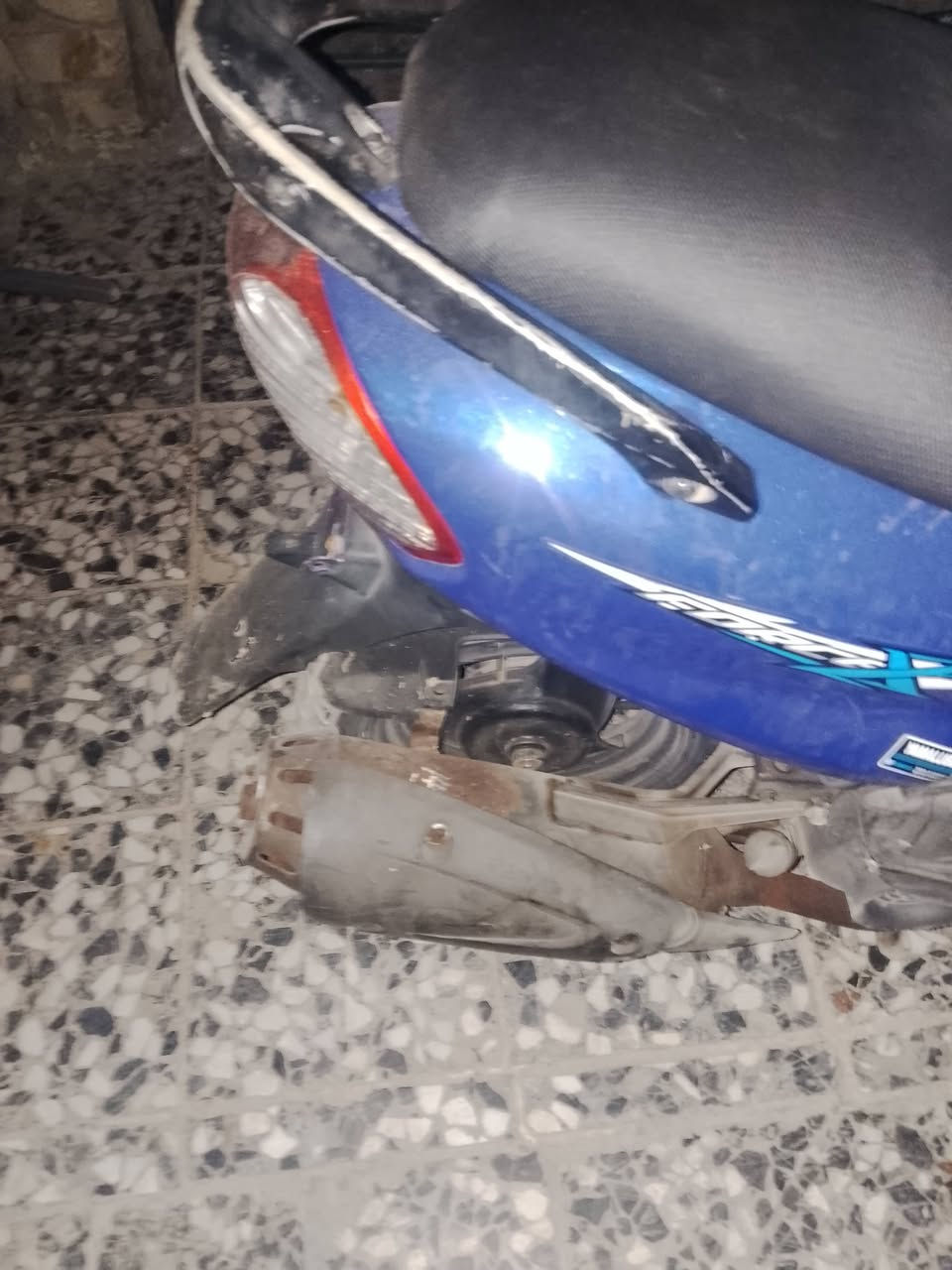 البيع ممفتوحه المكينه قفل ٤٥٠ كله شغاله حته عداد سرعه كيلو متر بغداد *********** ماكس قجمه
