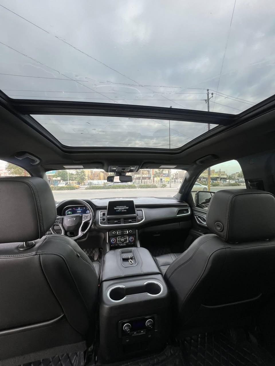 السلام عليكم للبيع شوفرليت تاهو موديل 2022 اعلامه بلاك  رقم بغداد بسمي مشروع وطنّي مكفوله كفاله عامه  من الصبغ والتبديل فقط الضرر بارد 
جديده معنى الكلمه 
فول موصفات 1/1
بصمه تشغيل 
5بصمات 
تشغيل عن بعد 
بنراما طكتين 
كشنات الاماميه كهرباء +تدفئه تبريد 
كشنات جلد 
كشنات خلفيه كهرباء 
خزن كشنات
12 ايرباك 
سبعه راكب 
ثلاث قطع تبريد 
جنطه كهرباء 
رادار الإمامي 
رادار خلفي 
شاشات كبيره  +سماعات
داتا شو 
جكات
خمس كامرات 
كشن هزاز 
محرك V8/5300
نقطه عمياء 
تحديد مسار 
وباقي موصفات معروفه 
ماشيه ( حقيقي70 )
السعر (430) 
ألاستفسار اتصل عل الرقم  ***********
مكان سياره بغداد
