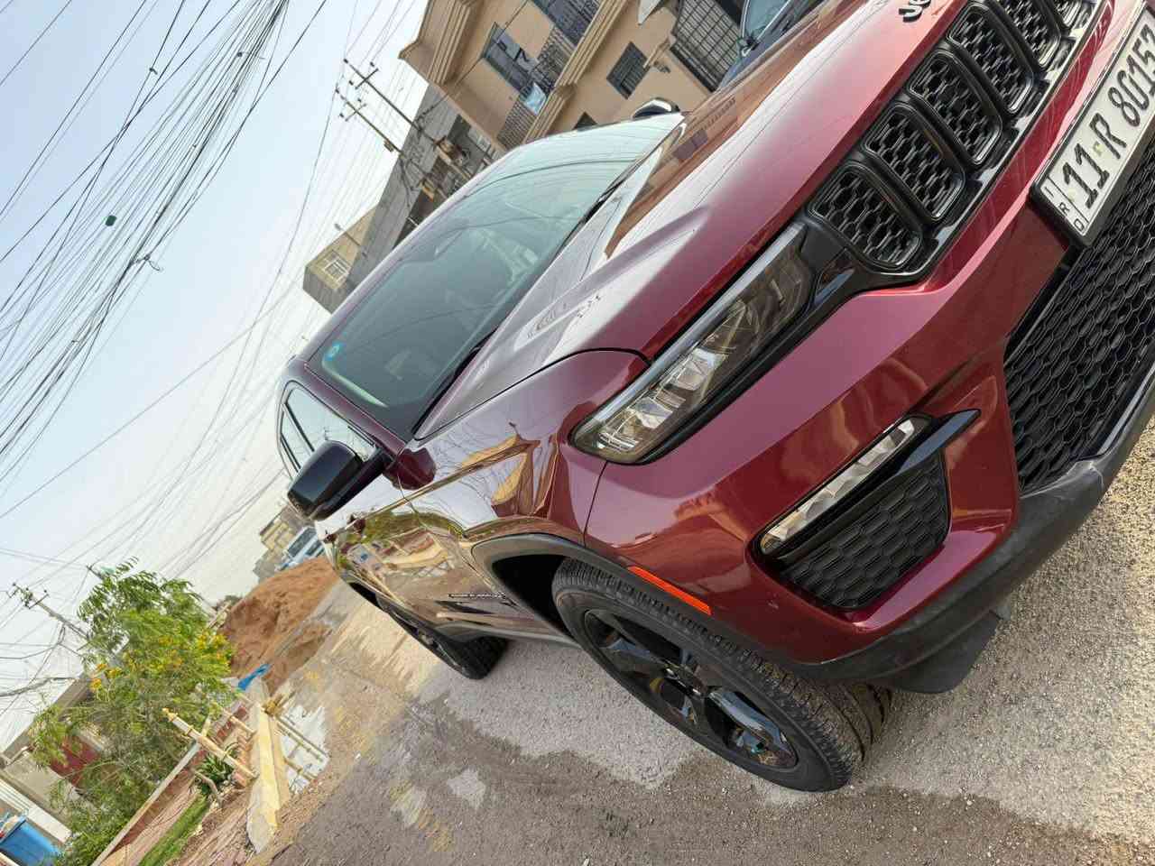 السلام عليكم 
جيب كراند شيروكي ماروني  لمتد بلاس رقم بغداد انكليزي بأسمي موديل 2023 وارد امريكي ماشية 24 الف مايل قابل للزيادة
* محرك 6 سلندر 3600
* 5راكب
* كير سبورت
* فور ويل 4×4
* بصمة تشغيل وتشغيل عن بعد .
* رادار  مع مانع تصادم امامي وخلفي .. 
* ⁠مود تحديد نضام القيادة
* نظام تحديد المسار . 
* تحذير النقطة عمياء .
•ثلاث شاشات سايق وسط و راكب
* ويل قياس 20 انج .
* شاشه كبيرة 10.1 انج تدعم نظام الخرائط (GPS) للاندرويد وال ios .
* كاميرا خلفية  مع حساسات خلفية . . 
* بلوجكتر امامي 
* المصابيح الأمامية زنون .
* 5 ابواب بصمة للدخول الذكي. 
* تطعيم صاج خشب للمقصورة الداخلية الامامية . 
* ذاكرة لحفظ وضعيات الجلوس للسائق.
* المقاعد الأمامية كهربائية .
* المقاعد الأمامية والخلفية تدفئة .
* انارة داخلية LED متعددة الالوان . 
* مكيف خلفي مع وحدة تحكم منفصلة . .  
* محدد سرعة . 
*نظام الايعاز الصوتي .
*جنطه كهرباء .
* اطفاء ذاتي autostop . وكثير من المواصفات
الضرر بنين مبدل وتصليح وصبغ بالجاملغ فقط وبدون ايرباك
السعر 35ونص ورقه وبيها مجال بسيط .
للاتصال او المراسلة ***********
تحياتي للجميع. بغداد, العراق
