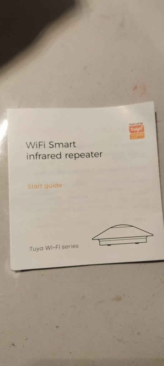 جهاز تحكم عن بعد ذكي يعمل بتقنية الأشعة تحت الحمراء عبر الـ Wi-Fi، ويتميز بالتالي:
التحكم الذكي: يتيح لك التحكم في الأجهزة التقليدية التي تعمل بالأشعة تحت الحمراء (مثل التلفاز، التكييف) عبر الهاتف الذكي.
توافق واسع: يعمل مع منصة Tuya الذكية، مما يسمح بدمجه في منظومة المنزل الذكي.
إعداد سهل: يأتي مع دليل بدء التشغيل لتبسيط عملية التوصيل والإعداد.
تطبيق مخصص: يمكن إدارته بالكامل من خلال تطبيق الهاتف الذكي المرتبط بـ Tuya.


**إذا كنت صاحب هذا الإعلان وتريد حذفه لأي سبب، رجاءا أرسل رسالة إلى الدعم الفني**