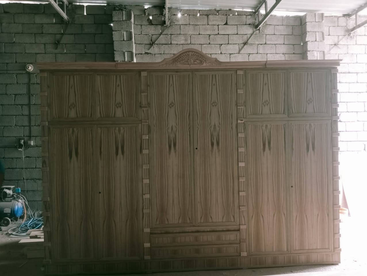 مستعدون لتجهيز المعارض بغرف النوع حسب الطلب 
جمله مفرد
صاج ٥ملم وداخل ٤ملم 
نقش زان ارضيه بلوك صاج ١٦ملم 
مجرات بورد سجج تركي زاويه كنتوريه قفايص ***********
