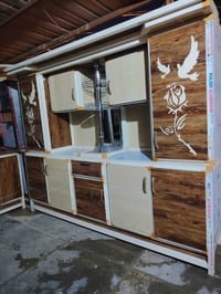 كاونتر مترين ونص مع سنكي متر وربع مرمر الشراي يتصل 07741571914 0782122...