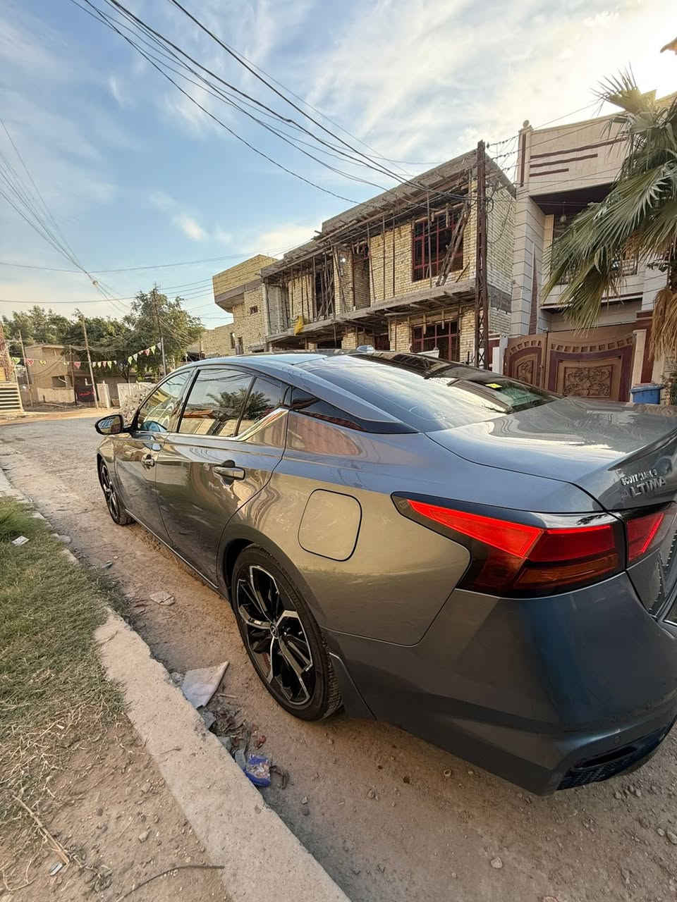 السلام عليكم
إلتما SR موديل 2023 فول الفول عده الفتحة 
ماشية 19 الف بعدها بحالة الوكالة 
كشنات جلد وكهرباء شاشة وكامرة خلفية بلاد 
رادارات جانبية شفتات ستيرن تشغيل عن بعد عدسات زينون والخ.. 
صور الحادث بالمنشور 
وبيها كلير شبرين ع إيدي سويته للجمالية أثر تعديل بارد 
السعر 178 وبيها مجال 
مكانها بغداد 
***********
