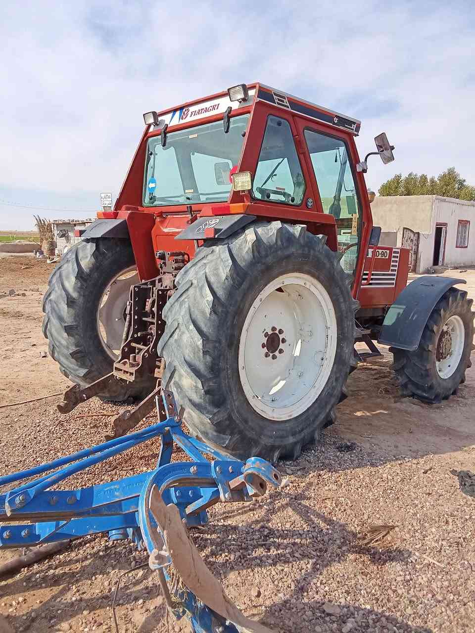 سلام عليكم مكينه للبيع 110 مكفوله من كل شئ بعدها منفيس تترقم بي محافظه بكيفك متعهد انه بكل شى مكاني كربلاء *********** السعر 38
