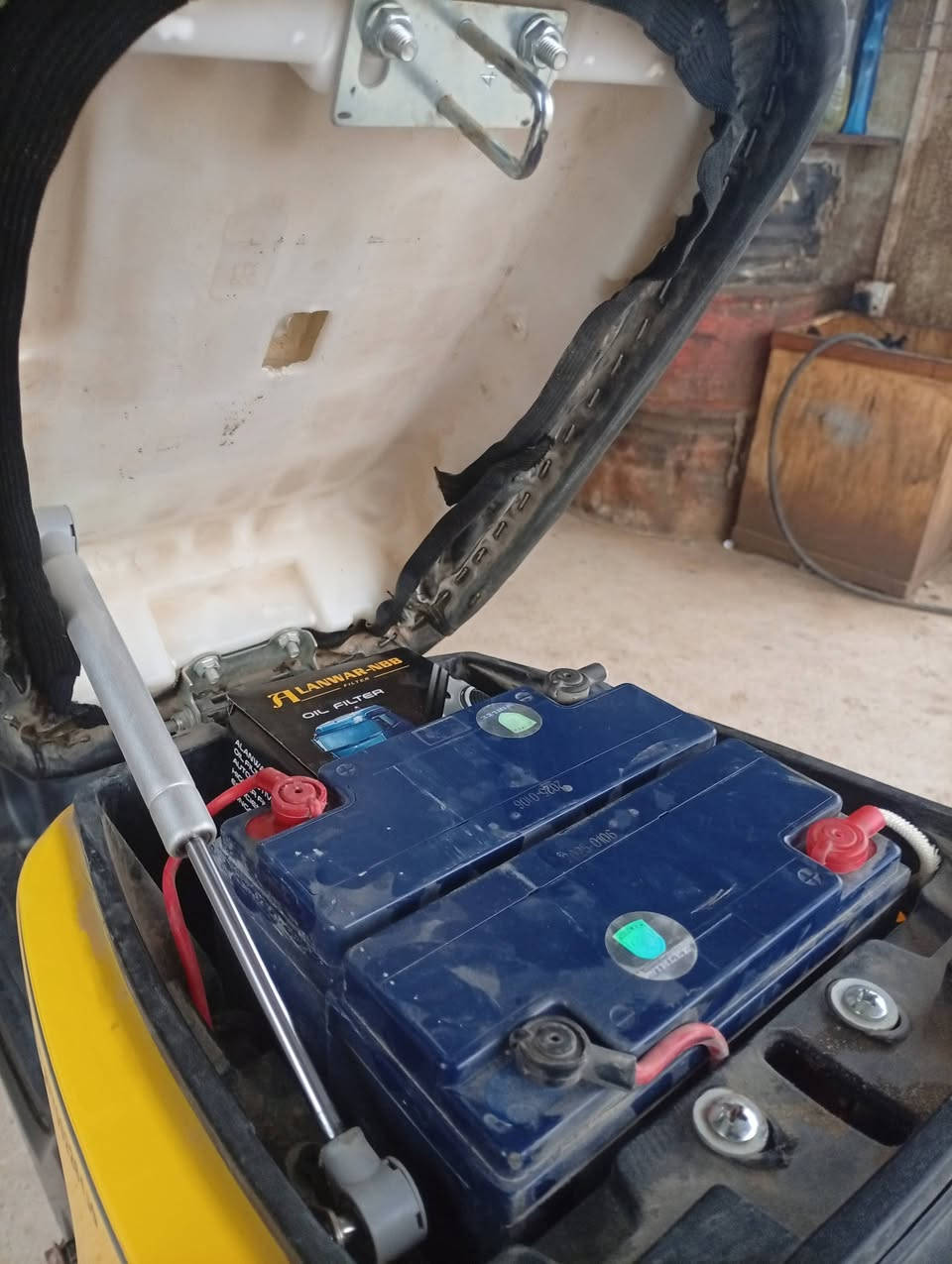 سلام عليكم دراجه ار9 موديل 5 الدراجه كامله بطاريات 22 امبير مابيه شي المكان ديالى  بعقوبة كاطون السعر 350بيه مجال عوزه فقط جاملغ امامي الدراجه جديده شاشه شديت بس الشاشه فجء طفت بس السماعه تشتغل
اني ماعرف بيهن صار أقل الشهر من أ خذته رقم الهاتف ***********
