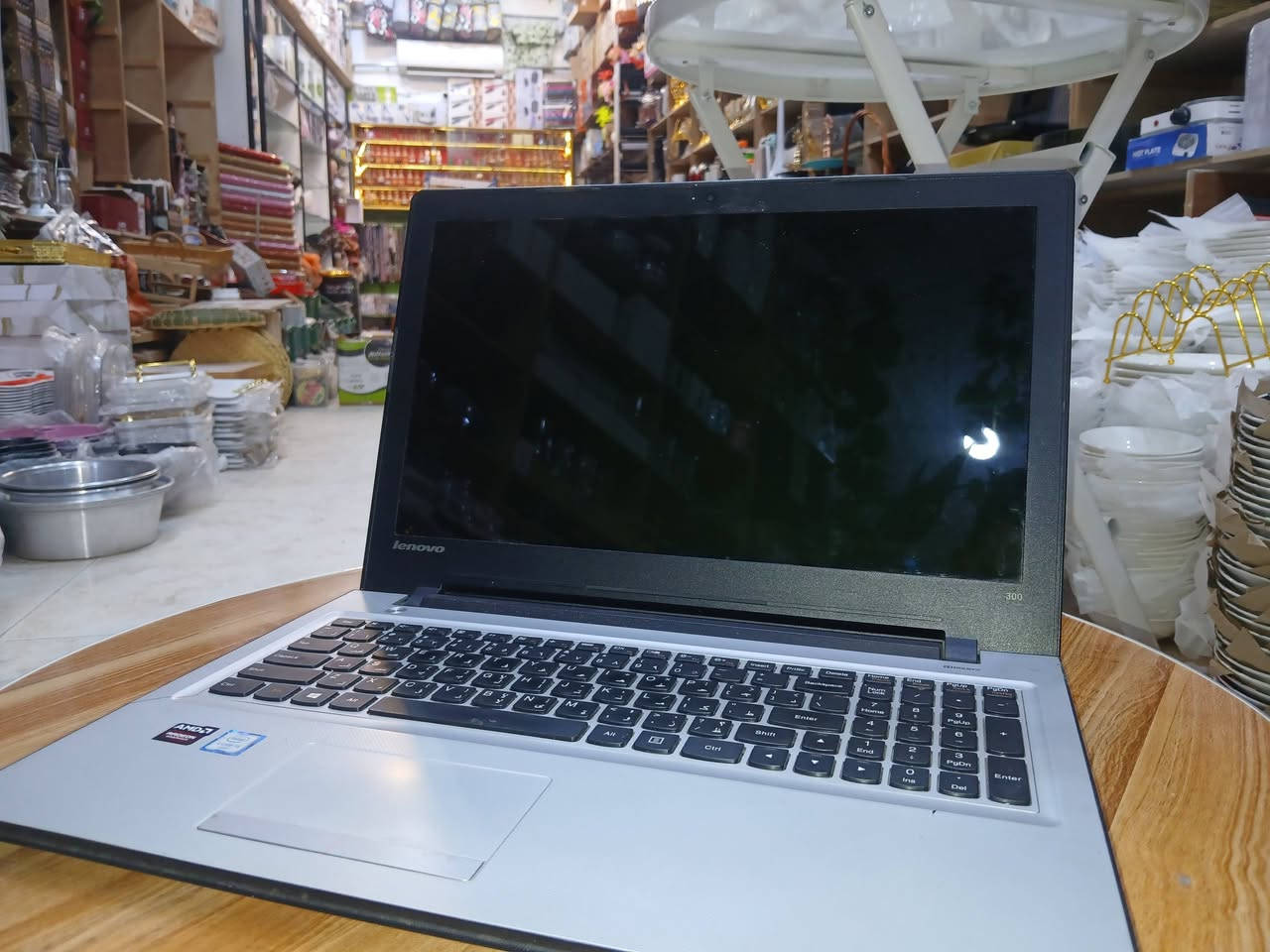 لابتوب مستعمل للبيع
بسعر 240 الف دينار و بي مجال
 للاستفسار على الرقم ***********
المواصفات في الصور
