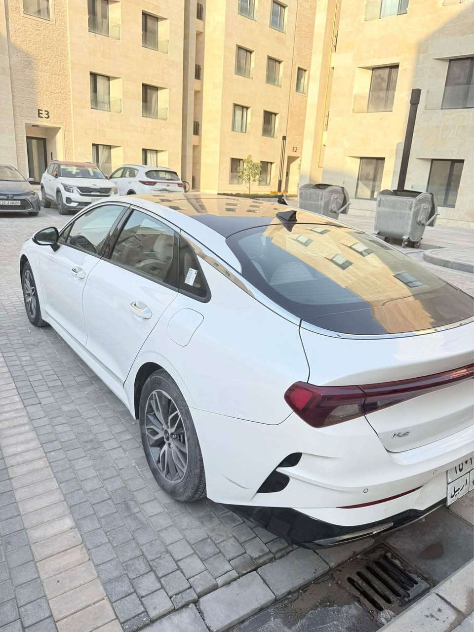 السلام عليكم للبيع مستعجل
اوبتما k5 خليجي مكفول جديدة للبيع 
السياره فول مواصفات 
بنوراما كشنات جلد وكهرباء وتدفئه وشاشه وبصمه ورادارات وبعد هوايه مواصفات 
ماشيه ٦٩ الف كم  
رقم اربيل تريد تحويل تريد وكاله 
رايده ب ١٩٣ورقه وبيه مجال بسيط
***********  للشراي فقط بغداد, العراق
