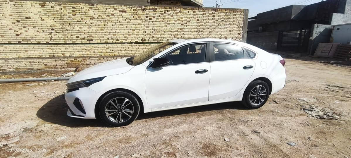 للبيع k3 مديل 2024 فول مواصفات بيهه حادث بسيط مبدل بيهه دعامية ولايت وبنيد السيارة جاهزة ما بيهه أي نقص العنوان البصرة الشراي يتصل على هذا الرقم ***********
