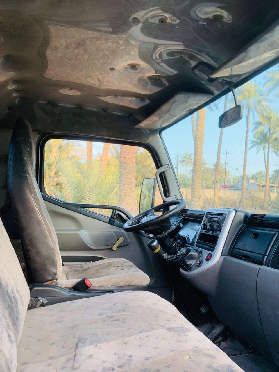 السلام عليكم كنتر موديل ١٩  سياره مكينه وكير وكسن وشاصي كفاله حداديه جديده مكفوله من الصبغ ولمعجون فقط بيبان مبده راعيهه عربي تحويل ثاني يوم ويمته ماتريد سياره جاهزه كبل عمل عارضهه.  ١٧٥ وبيهه مجال بلاش بلاش مكاني كربلاء الحسينيه ***********.    ***********
