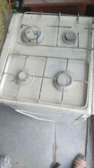 السلام عليكم  طباخ لبيع ***********
