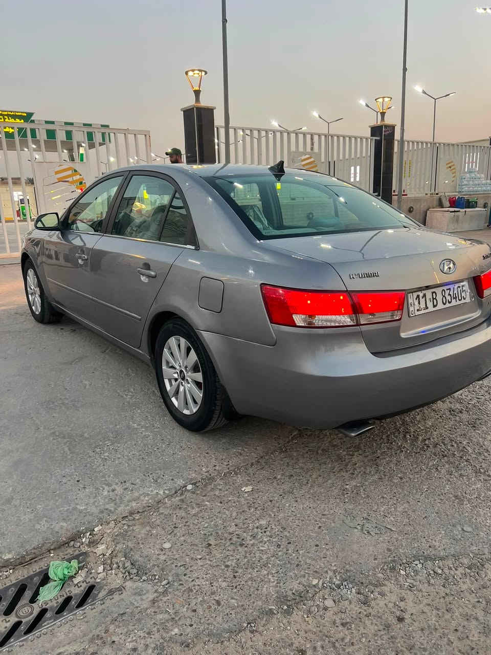 السلام عليكم للبيع فقط سوناتا 2007  رقم بغداد انكليزي سنويه مجدد 2030 باسمي تحويل مباشر وراد امريكي حادث فقط جاملغ امامي وشويه مقدمه الغد اربع اصابع شواصي مكفولات بيهه صبغ صفاح فقط اثر جراد قماره وصندوك مكفولات مكفوله سياره من دواخل والكص والتبديل فول مواصفات 6 سلندر محرك كير صدر تبريد مكفولات تخم تاير جديد سياره جاهزه وكل نقص مابيهه مكان بغداد للاستفسار 
***********
