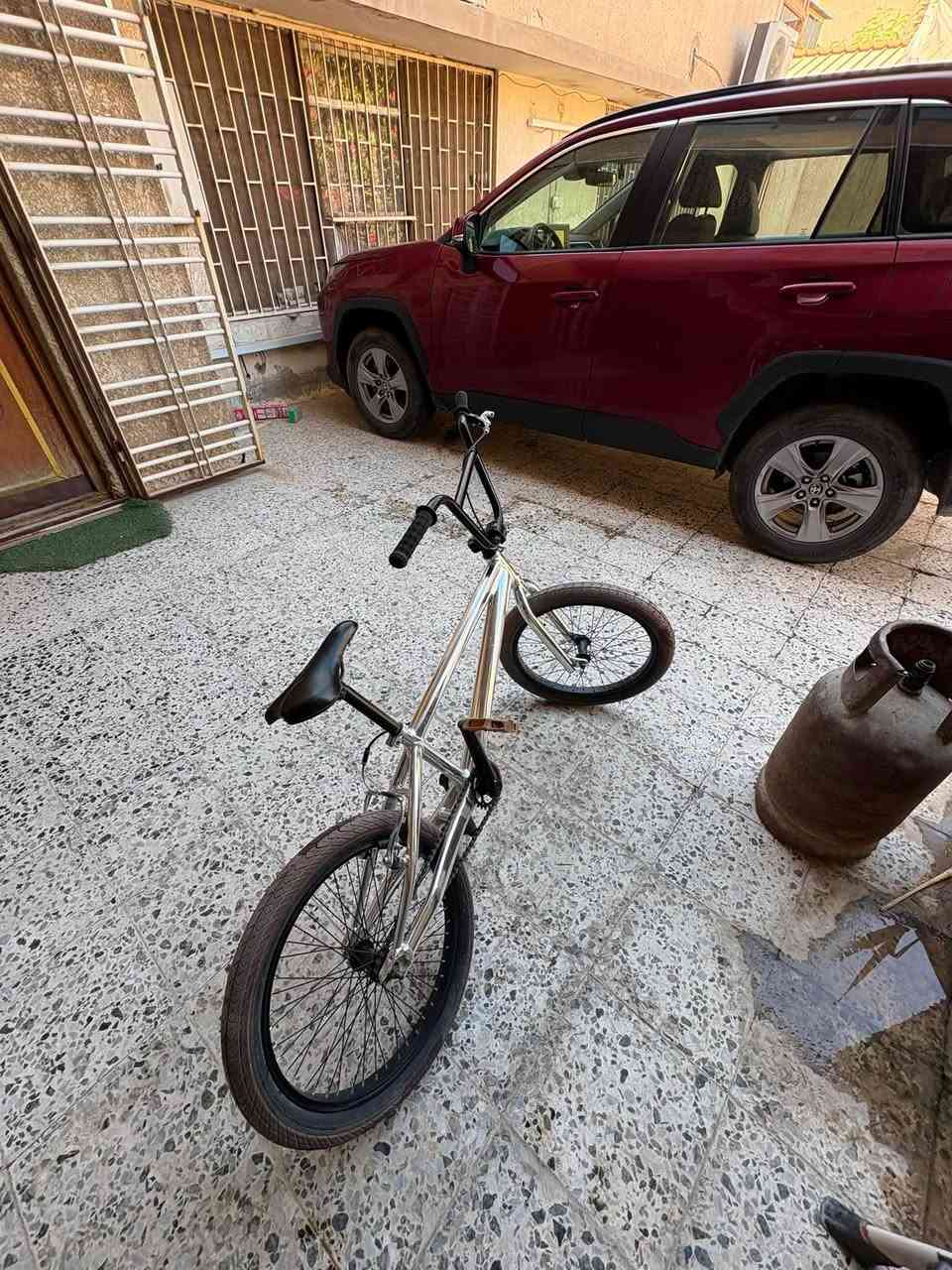 السلام عليكم
BMXللبيع
تايرات جوزي والفريم فضي 170 وبي مجال
***********
