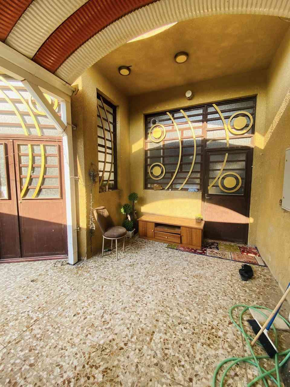 للبيع  مع الاثاث ،بيت طابق واحد مساحة ٢٠٠ م طابو صرف  الموقع حي القدس قرب محطة باب الكفيل خلف الشارع الرئيسي 

للاستفسار   وتساب او الاتصال على الرقم ***********
