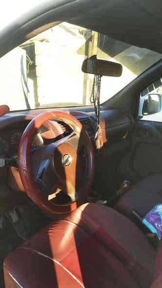 السلام عليكم  نيفارا موديل 2009
سياره جاهزه ونظيفه كلش مال جنايه مكفوله من الضربه والتبديل محرك وكير كفاله تبريد فول   تنويه ( سنويه صاقطه )  مكان السياره بغداد جسر ديالى 
السعر: 98 وبيها مجال حق الحويل. ( *********** ) . ( *********** )
